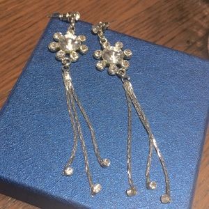 Long Rivoli cut crystal faceted Silvertone dangle sparkle post pierced earrings